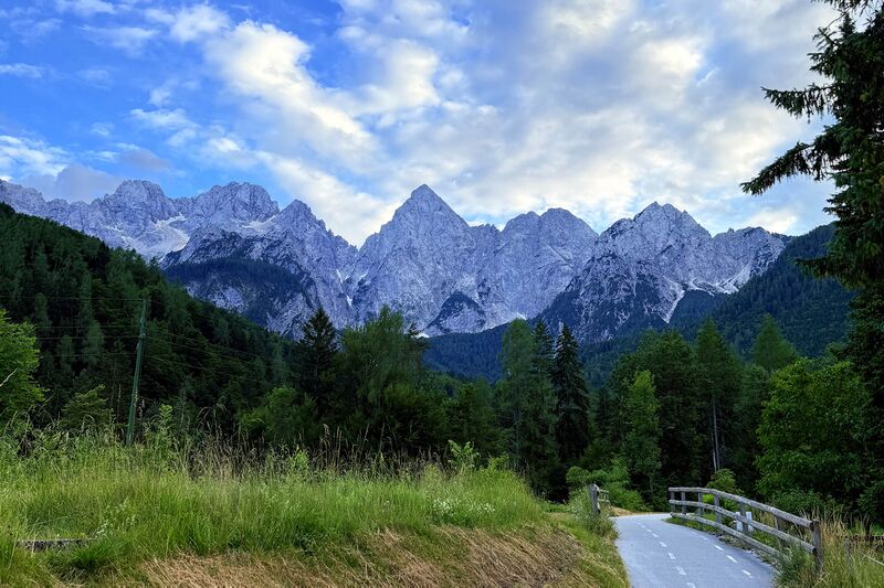 File:Carnian Alps.jpg